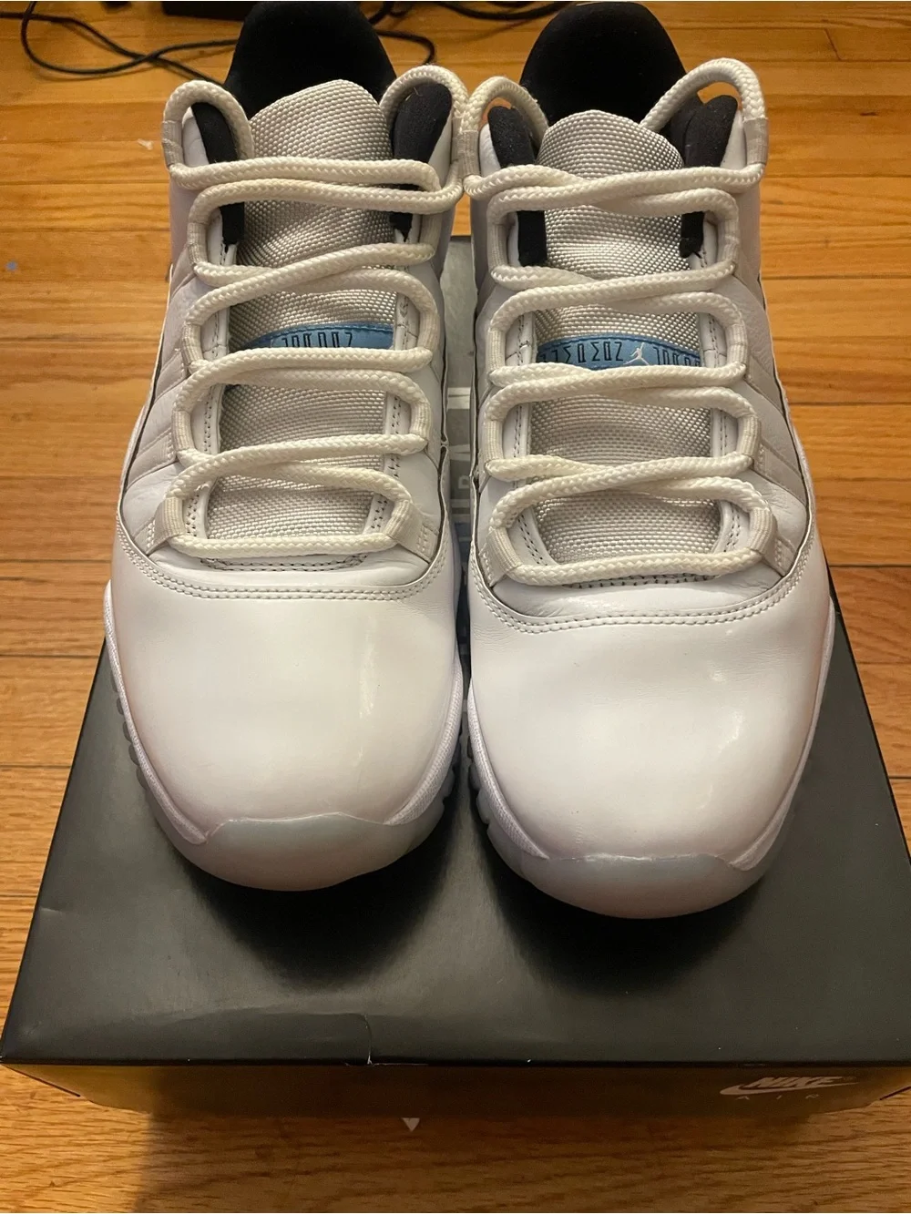 2021 Jordan 11 Retro Low Legend Blue Size 11 Excellent Condition OG Box